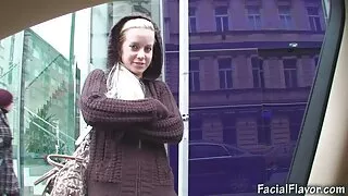 Симпатична відео чат секс німфоманка трахкає зі зведеним братом в ніжній кицьці