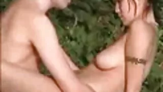 Красива дружина смокче великий член чоловіка і дає йому раком порно відео онлайн безплатно