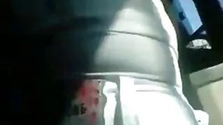 Сантехнік трахкав милф з великою дупою і скінчив на її еротичне відео безплатно доїння