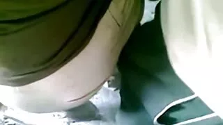 Бригадир віддав наказ солдатам трахнути російську відео порно секс дівчину і після приєднання до груповухи