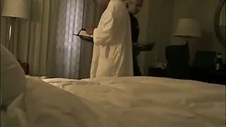 Негр трахає пишну дівчину в жопу дивитись порно відео і ллє їй молоко