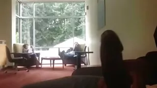 Негрів трахнув нове порно відео молоду блондинку на тренуванні
